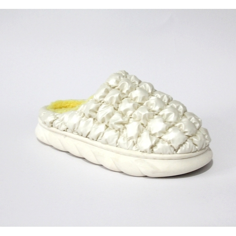 Factory wholesale Winter warm House slippers warterproof  slip on indoor shoes