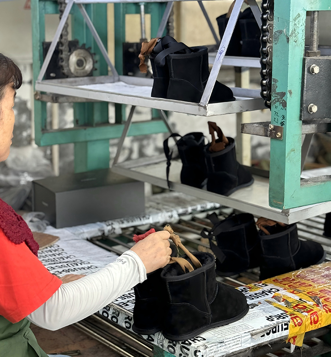 Snow Boots Buying Guide for B2B Buyers: Key Tips for Winter Footwear Snow Boots Buying Guide for B2B Buyers: Key Tips for Winter Footwear