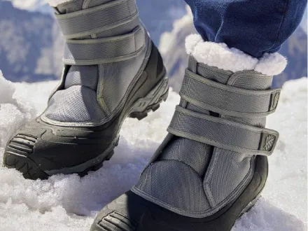 Summer is the peak production season for Winter snow boots