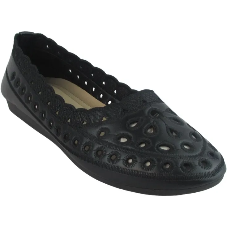 Elegant women’s hollow out ballet flats with a breathable design