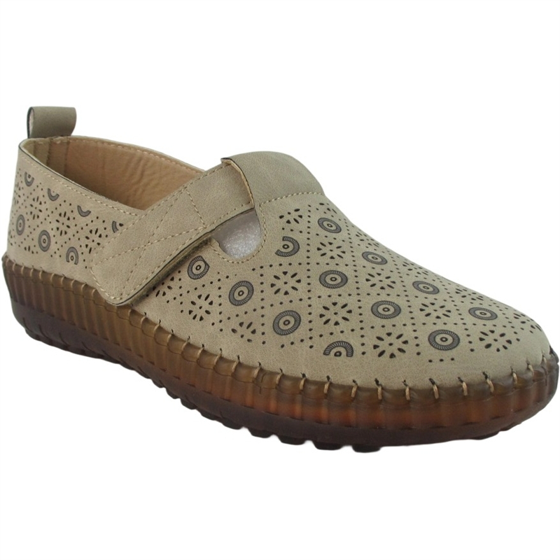 Wholesale Women’s PU Leather Strap Closure Flat Shoes – Comfortable Casual Footwear for B2B